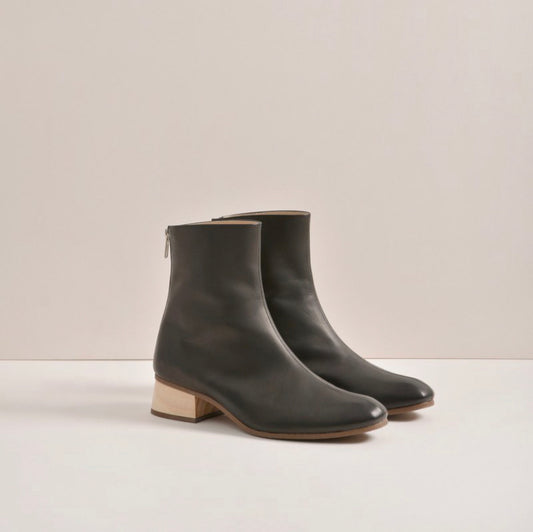 Aesop Ankle Boots 原木方頭短靴 | BN01黑